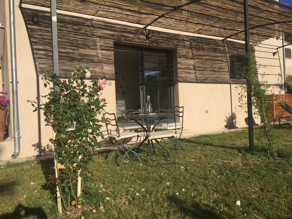Apartamento Le Gite Des Cadieres Evenos Exterior foto